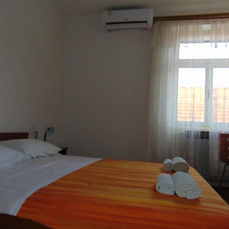 Marina Apartment End Rooms Вела-Лука Экстерьер фото