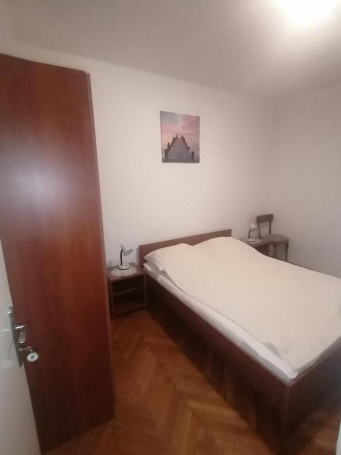 Marina Apartment End Rooms Вела-Лука Экстерьер фото