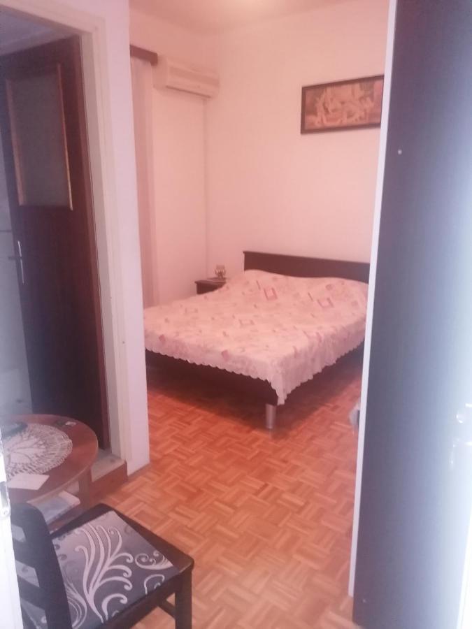 Marina Apartment End Rooms Вела-Лука Экстерьер фото