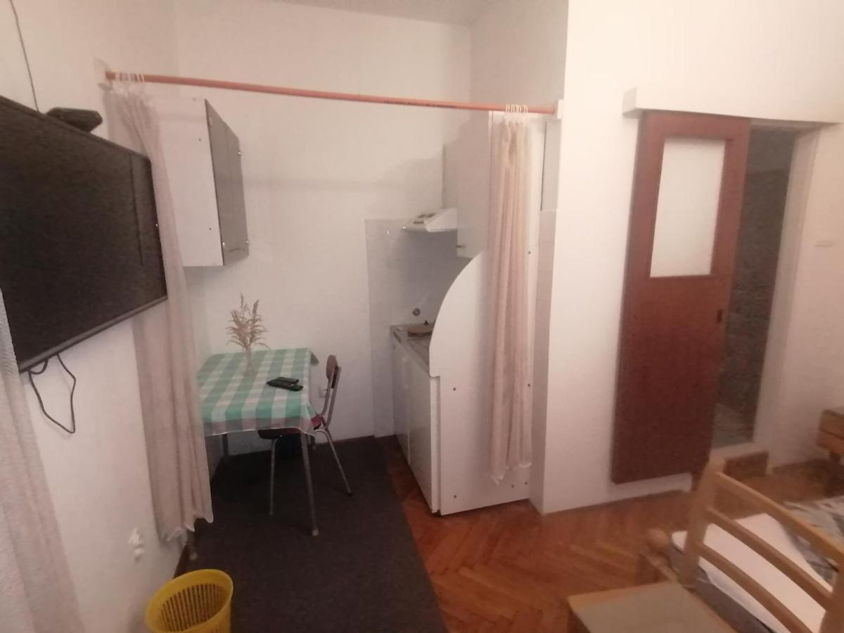 Marina Apartment End Rooms Вела-Лука Экстерьер фото