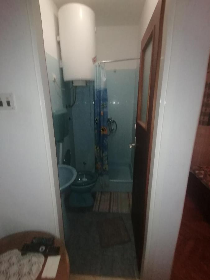 Marina Apartment End Rooms Вела-Лука Экстерьер фото