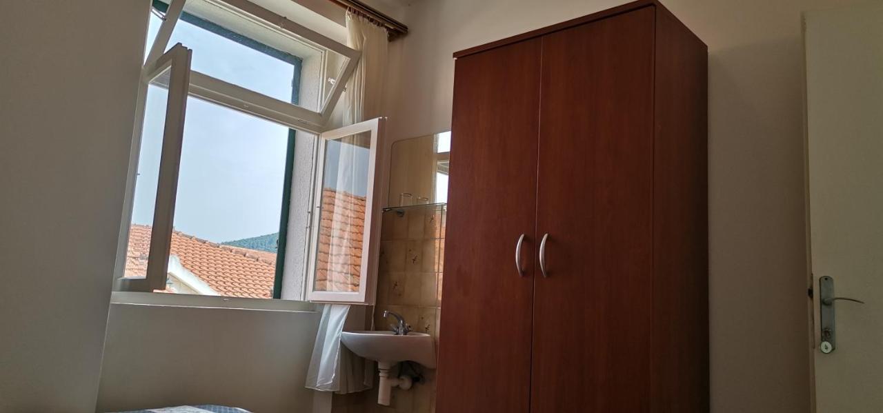 Marina Apartment End Rooms Вела-Лука Экстерьер фото