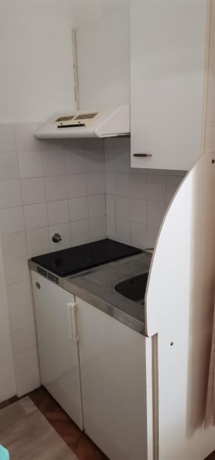 Marina Apartment End Rooms Вела-Лука Экстерьер фото