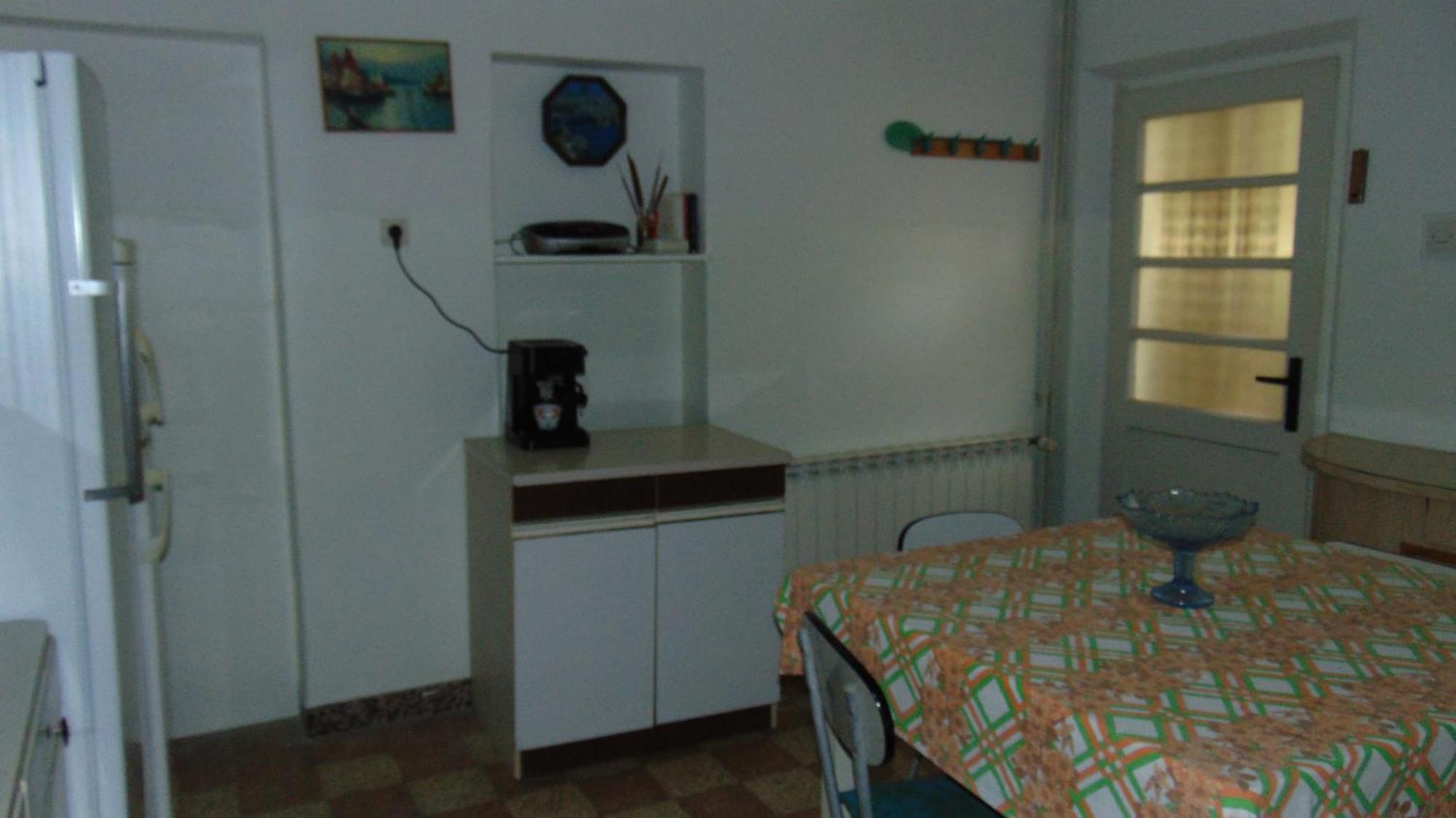 Marina Apartment End Rooms Вела-Лука Экстерьер фото
