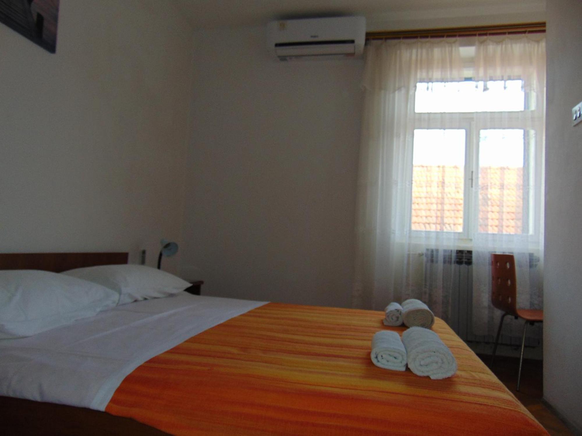 Marina Apartment End Rooms Вела-Лука Экстерьер фото