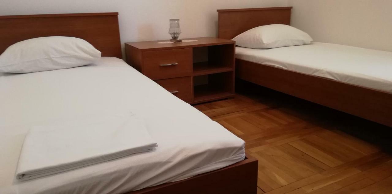 Marina Apartment End Rooms Вела-Лука Экстерьер фото